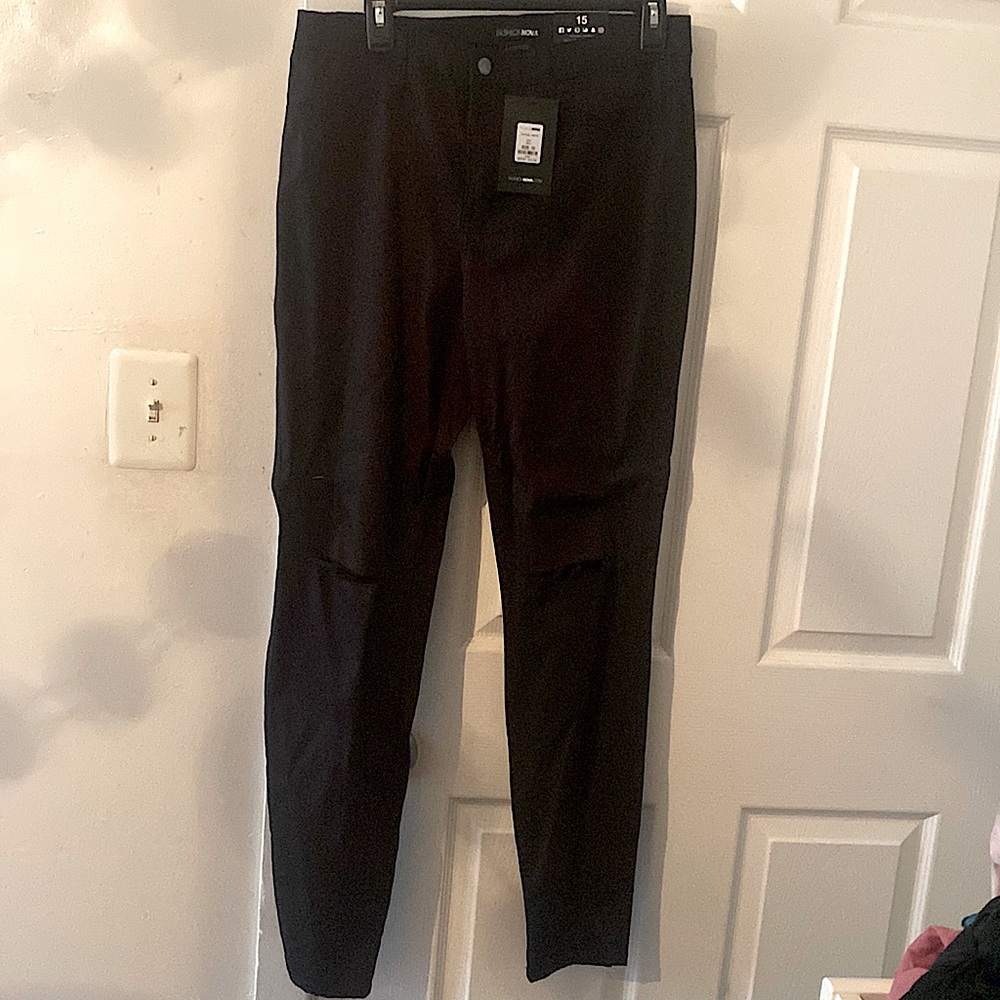 Black Fashion Nova Ripped Skinny Jeans